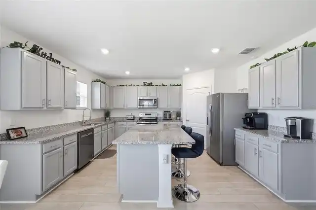 Listing Photo 10
