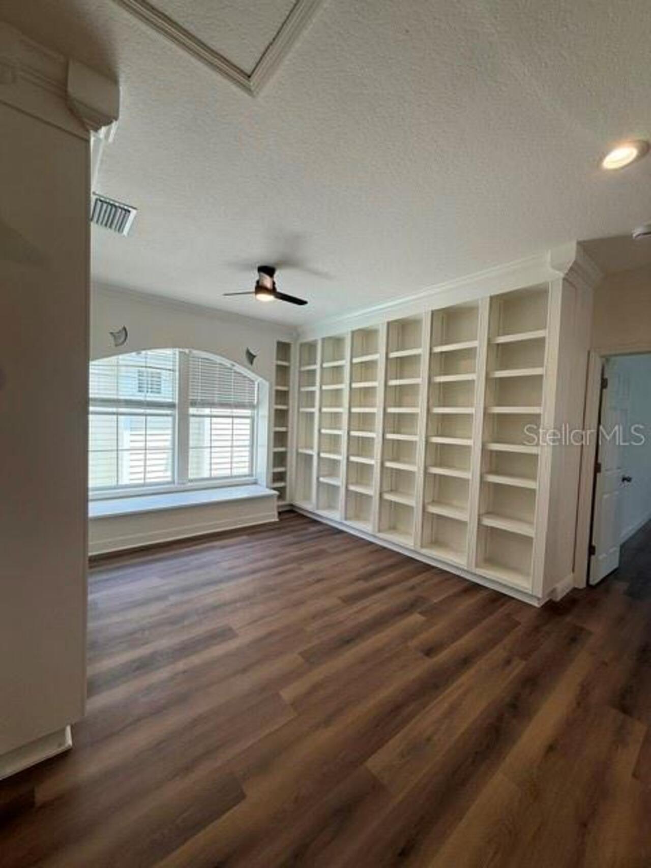 Listing Photo 11