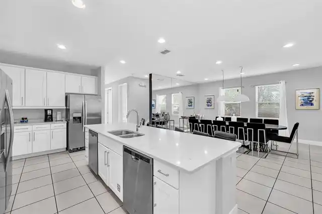 Listing Photo 9