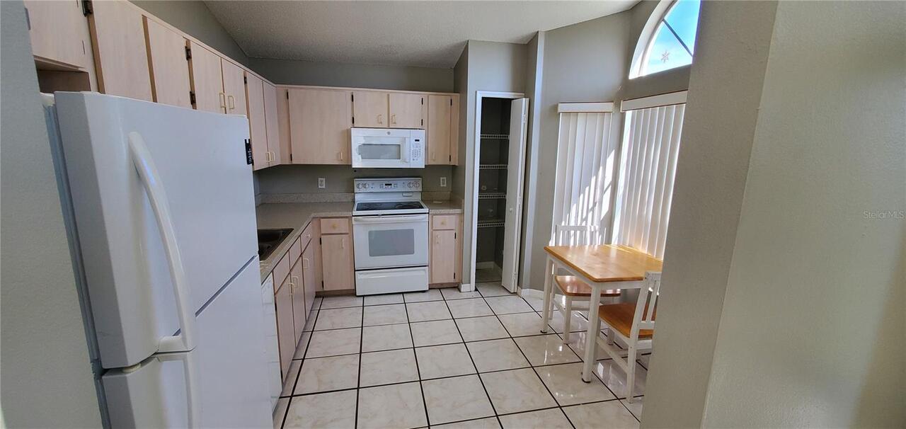 Listing Photo 12