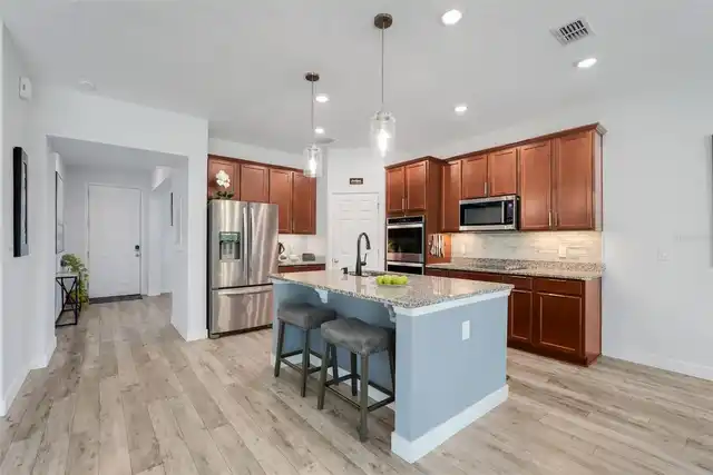 Listing Photo 11