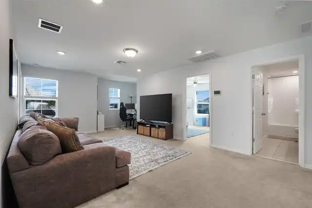 Listing Photo 18