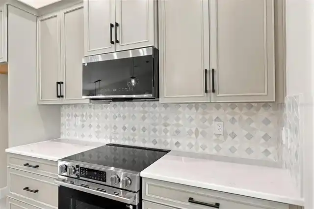 Listing Photo 18
