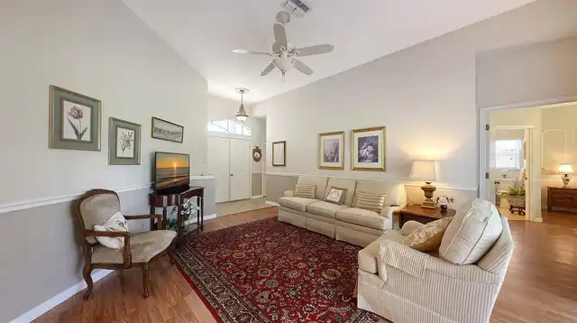 Listing Photo 9