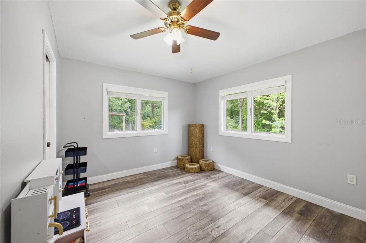 Listing Photo 17