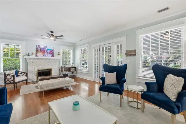 Listing Photo 11