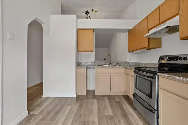 Listing Photo 7