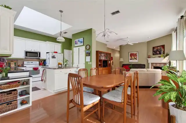 Listing Photo 10