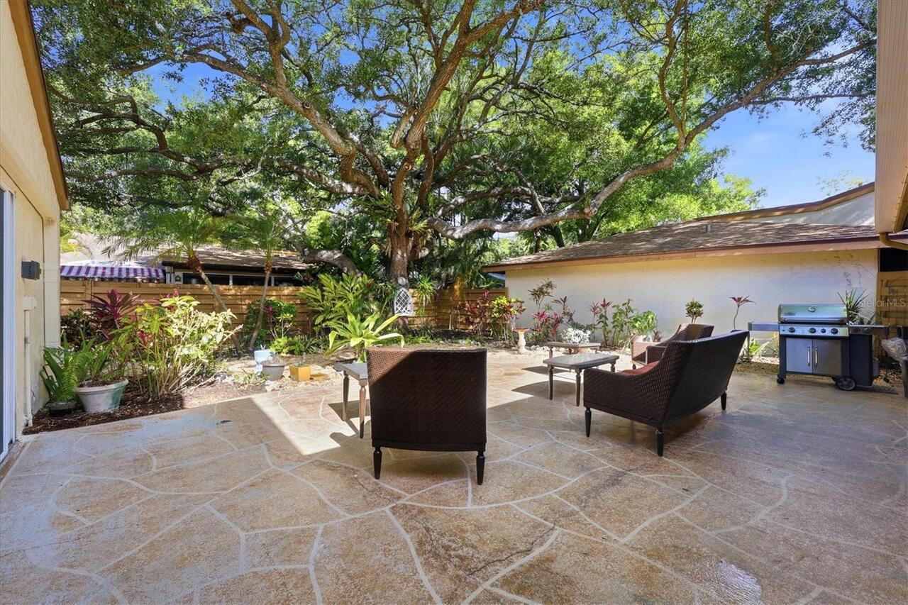 Listing Photo 12