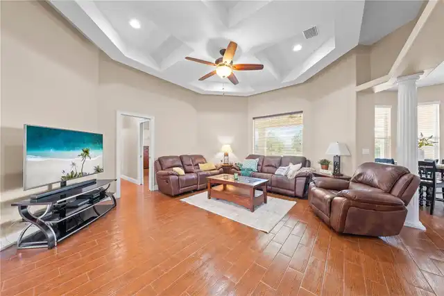 Listing Photo 12