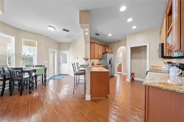 Listing Photo 17