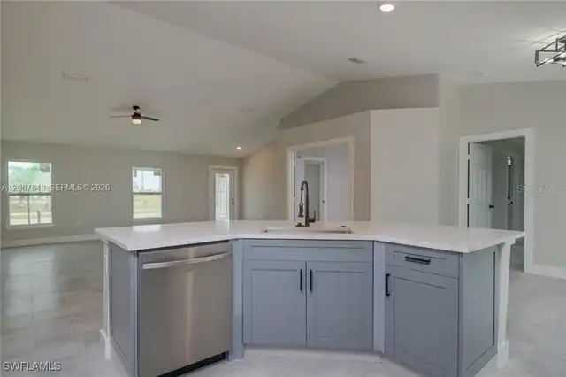 Listing Photo 8