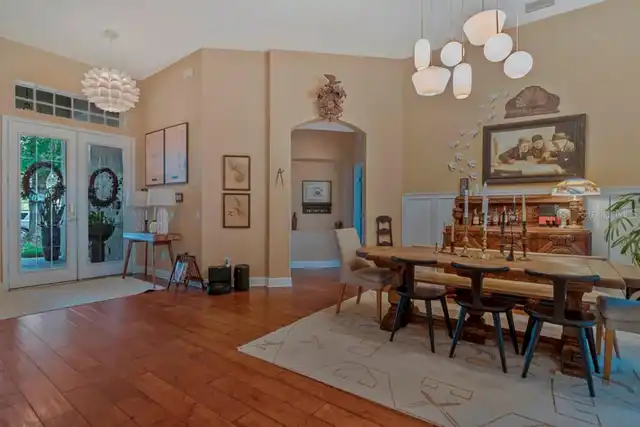 Listing Photo 11