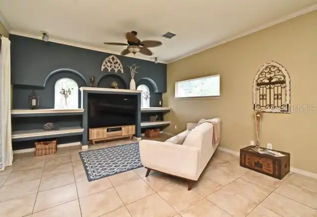Listing Photo 12