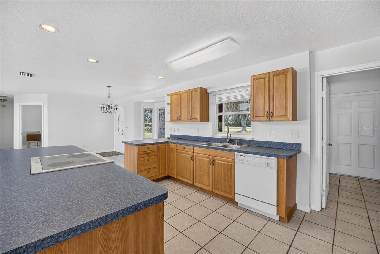 Listing Photo 8