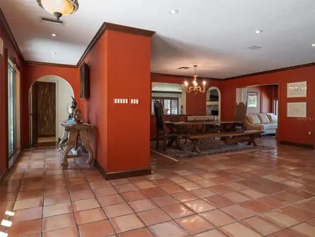 Listing Photo 10