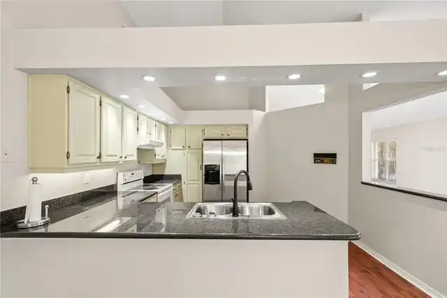 Listing Photo 15