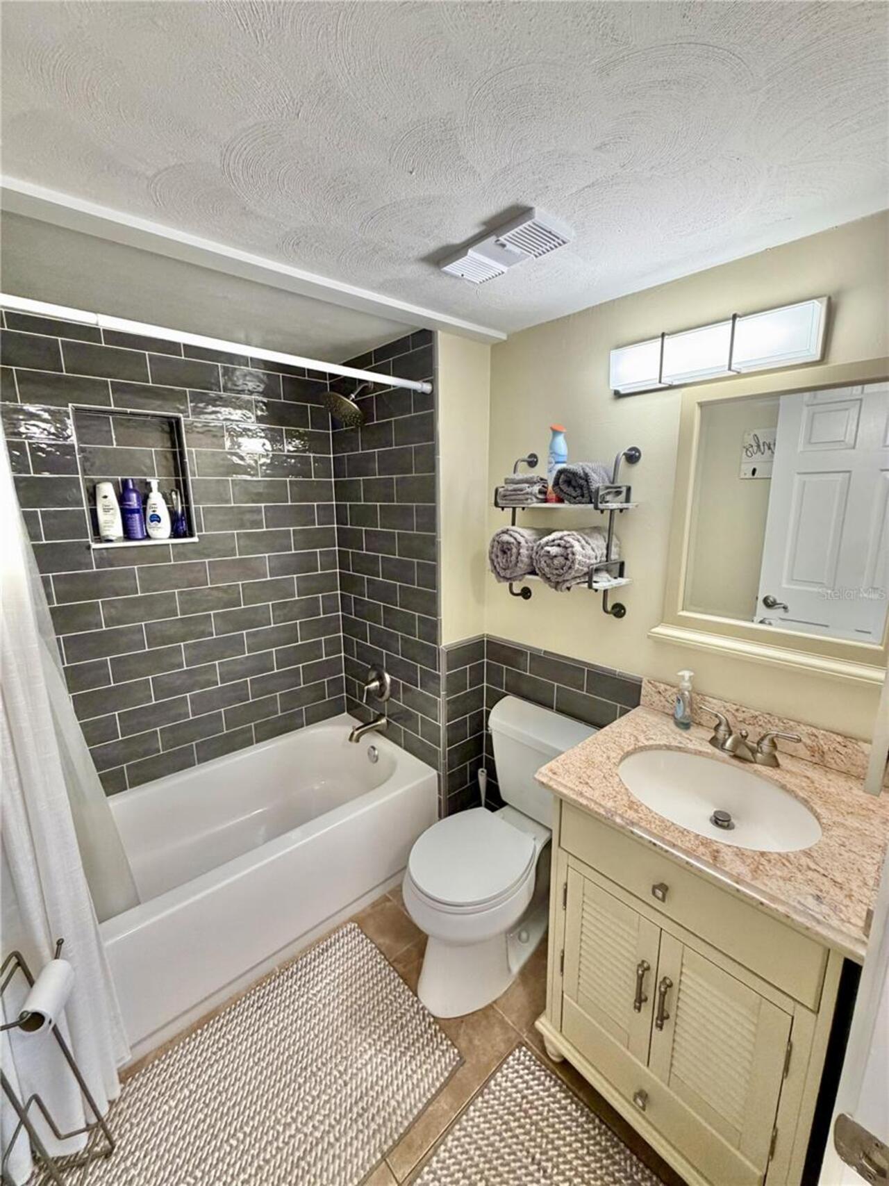 Listing Photo 24