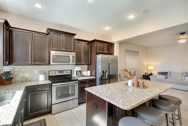 Listing Photo 12