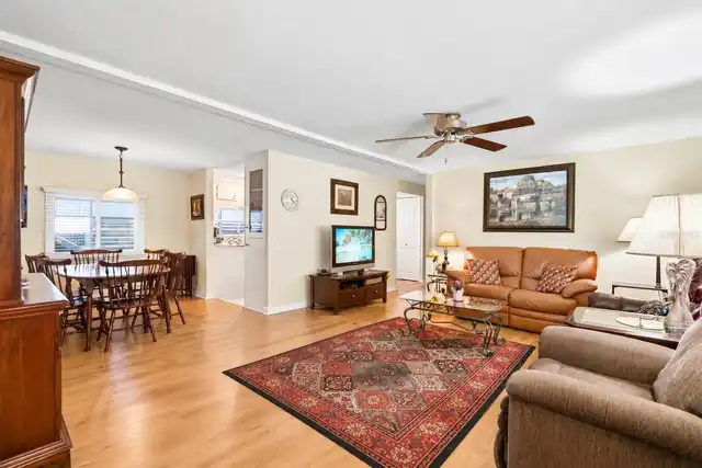 Listing Photo 9