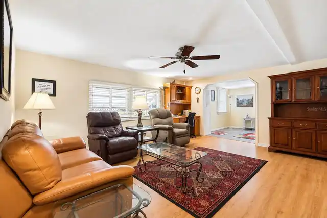 Listing Photo 10