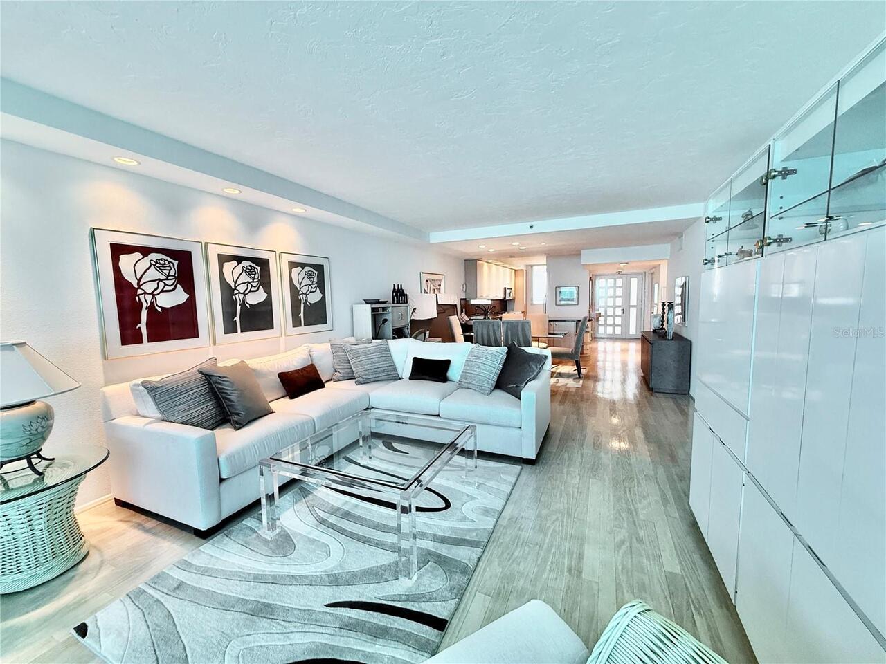 Listing Photo 8