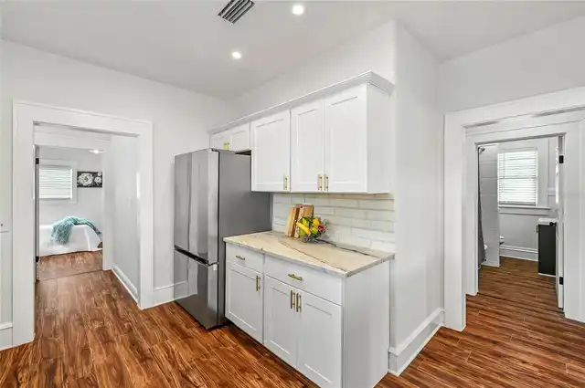 Listing Photo 16