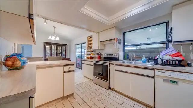 Listing Photo 9