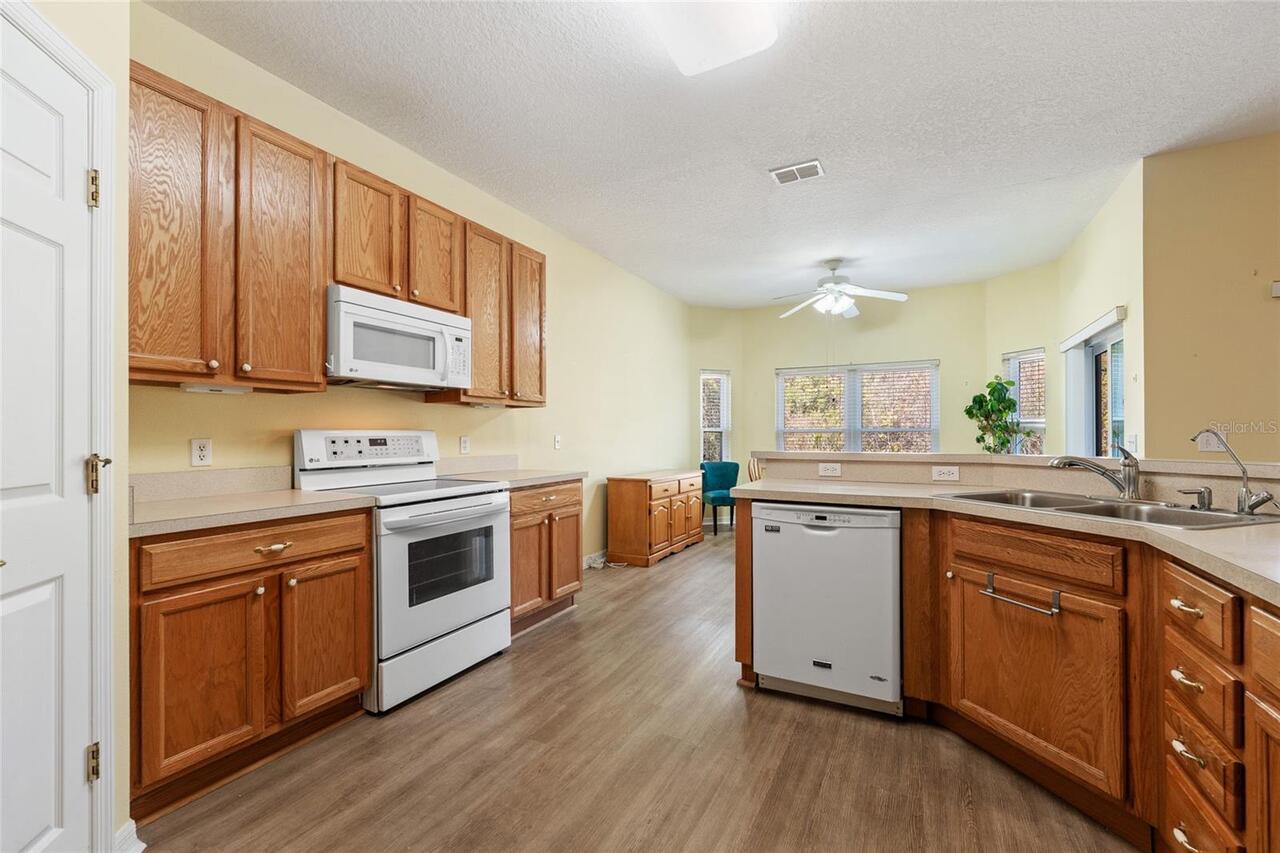Listing Photo 10