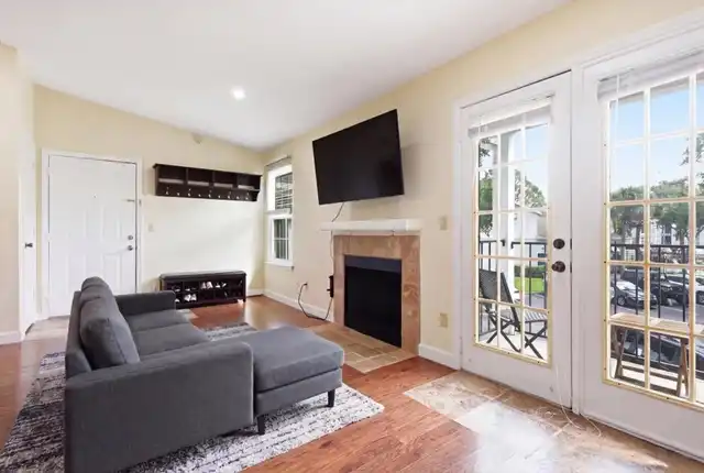 Listing Photo 9
