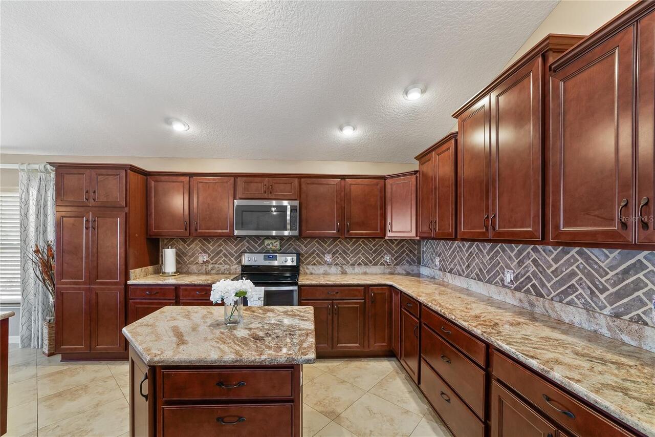 Listing Photo 10