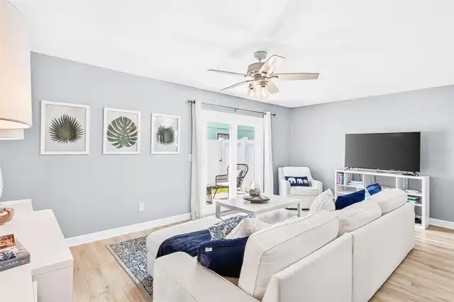 Listing Photo 11