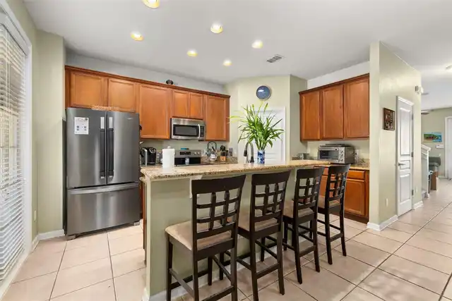 Listing Photo 10