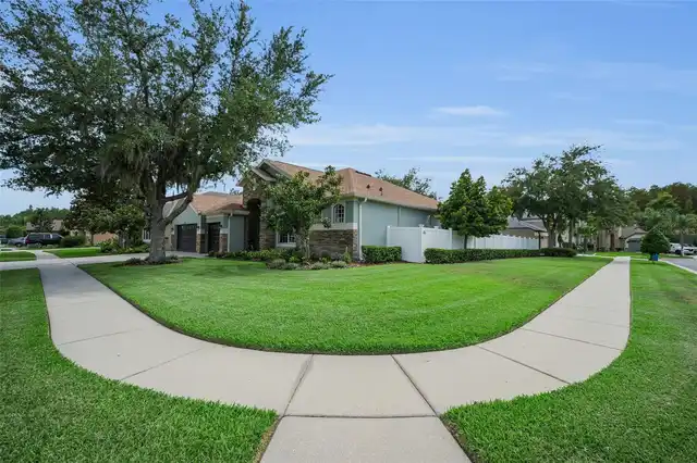 Listing Photo 11
