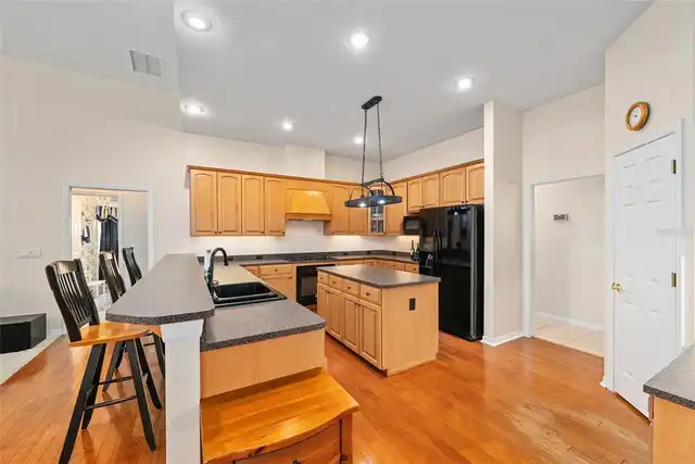 Listing Photo 32