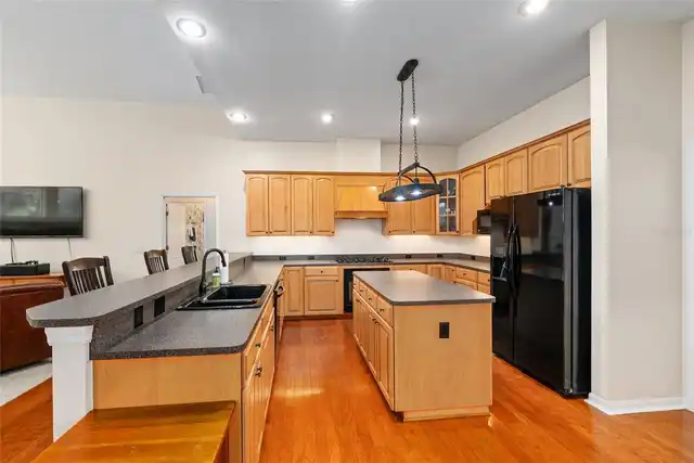 Listing Photo 33