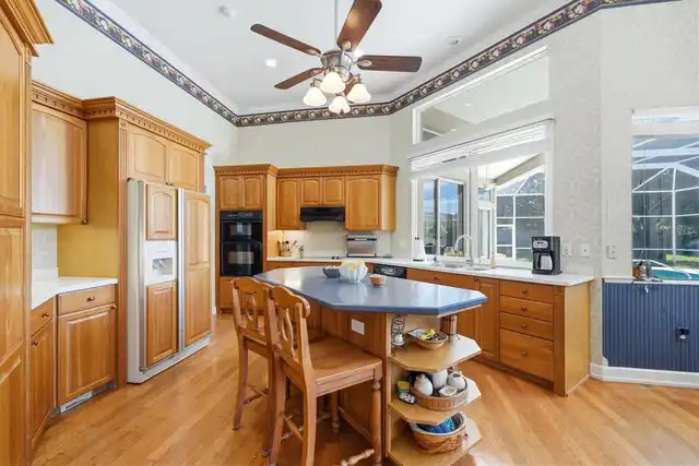 Listing Photo 12