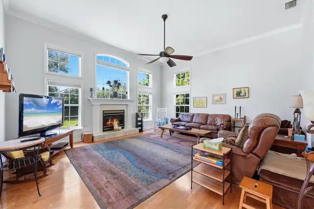 Listing Photo 16