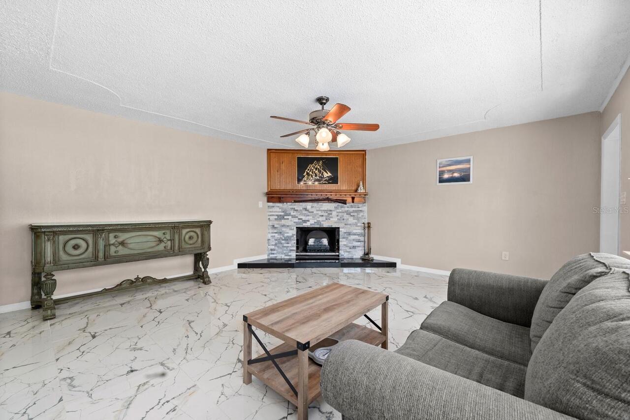 Listing Photo 9