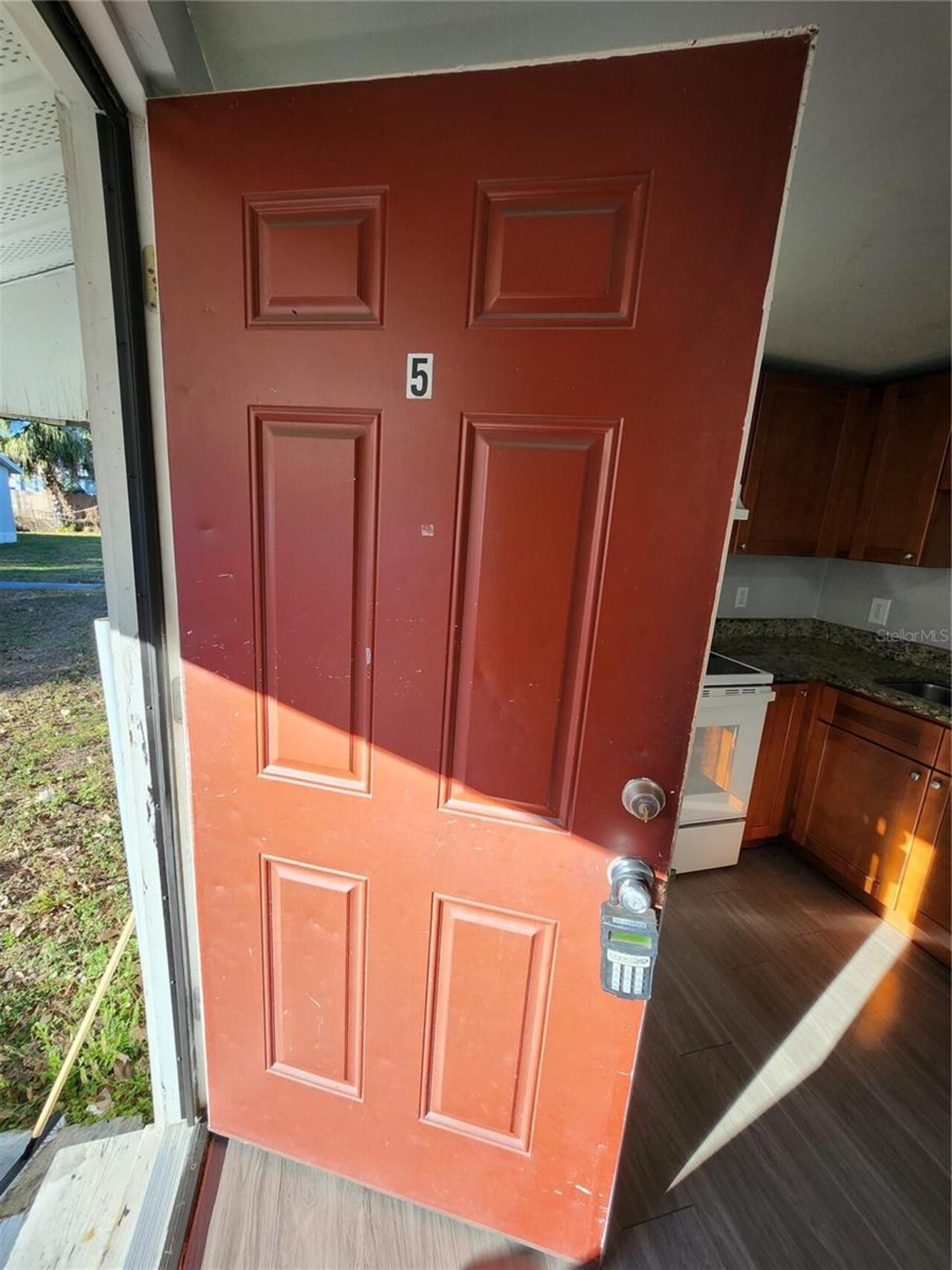 Listing Photo 9