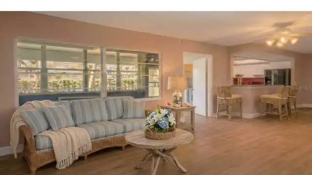 Listing Photo 16