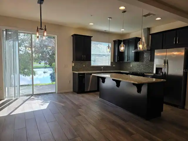 Listing Photo 7
