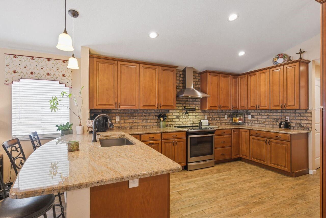 Listing Photo 11