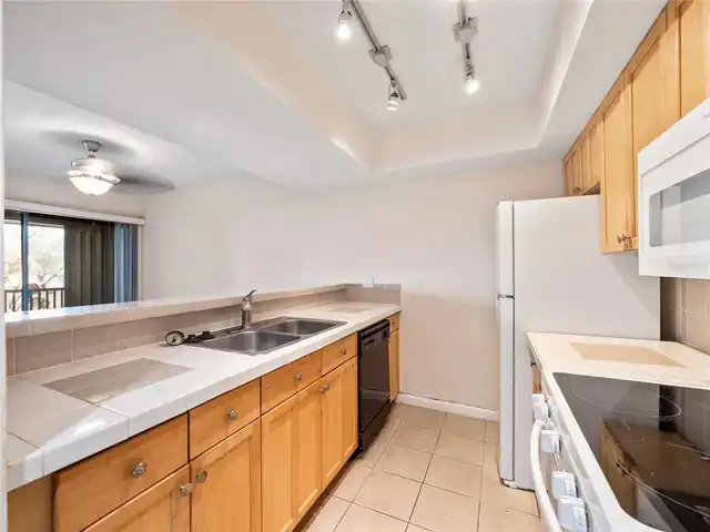 Listing Photo 7