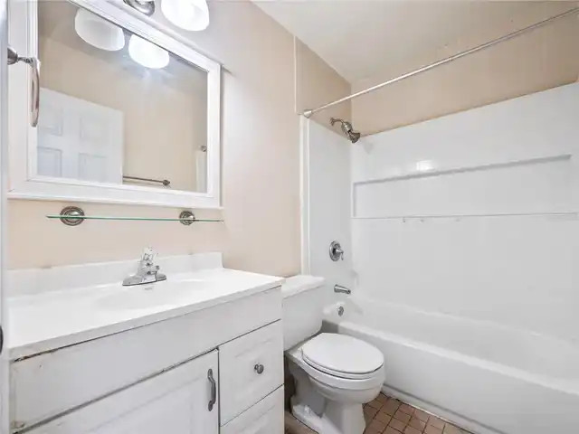 Listing Photo 10