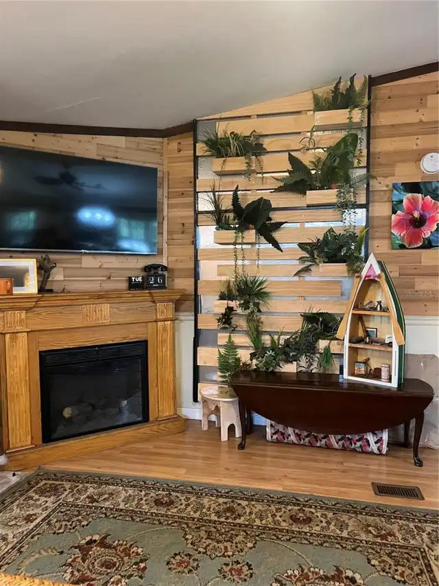 Listing Photo 10