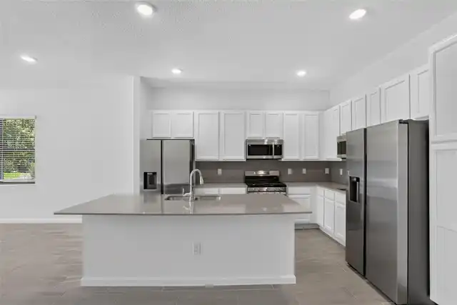 Listing Photo 10