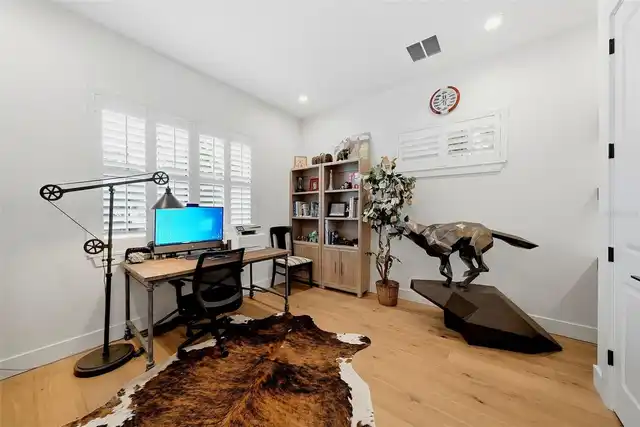 Listing Photo 17