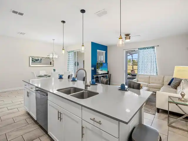 Listing Photo 8