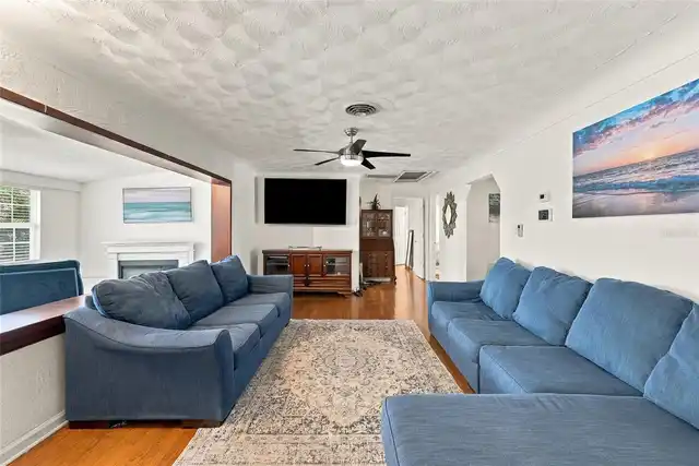 Listing Photo 10